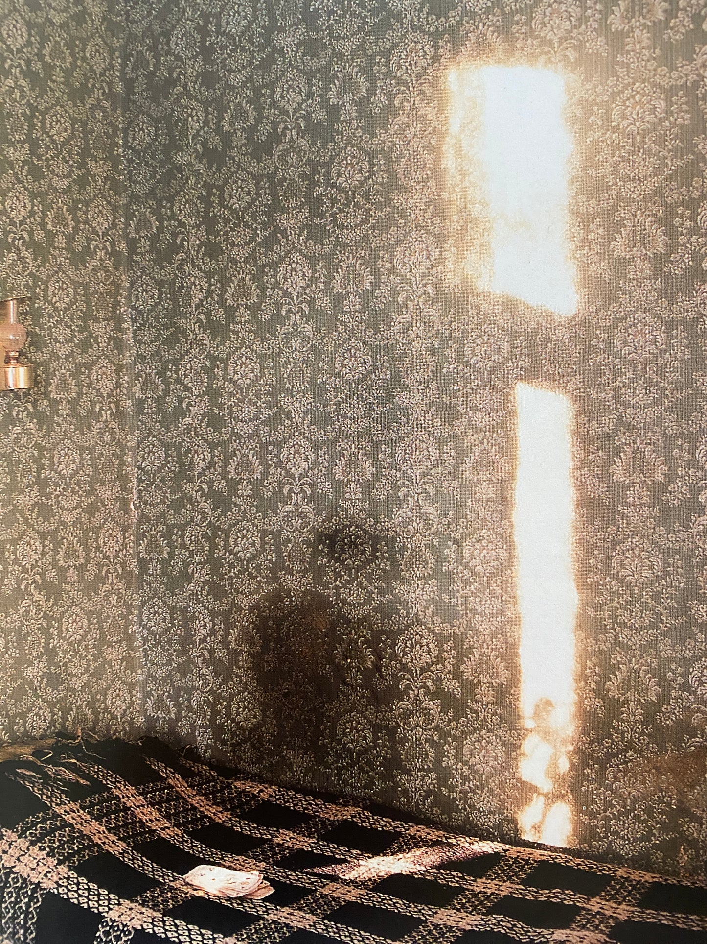 INSIDE HOUSES (2001)